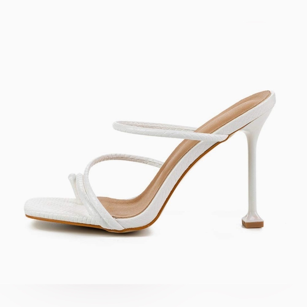 Snake Print Strappy High Heel Sandals Square Toe Toe Strap White sz 9.5